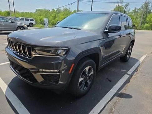 Used 2023 Jeep Grand Cherokee 4WD 4xe w/ Luxury Tech Group II image 17