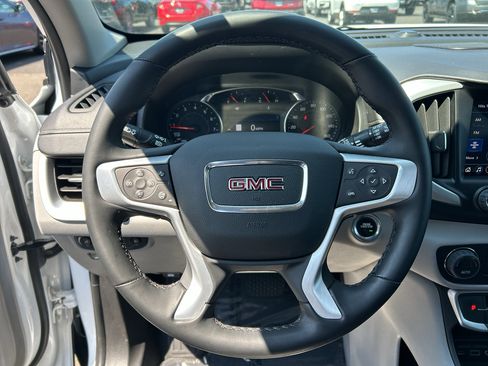 Used 2023 GMC Terrain SLT w/ Infotainment Package II AWD/4WD image 18