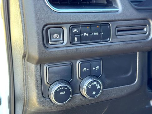 Used 2024 Chevrolet Suburban RST image 14