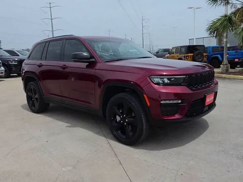 Used 2024 Jeep Grand Cherokee Limited w/ Luxury Tech Group II AWD/4WD image 2