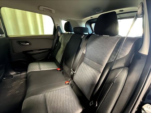 Used 2023 Nissan Rogue SV image 15