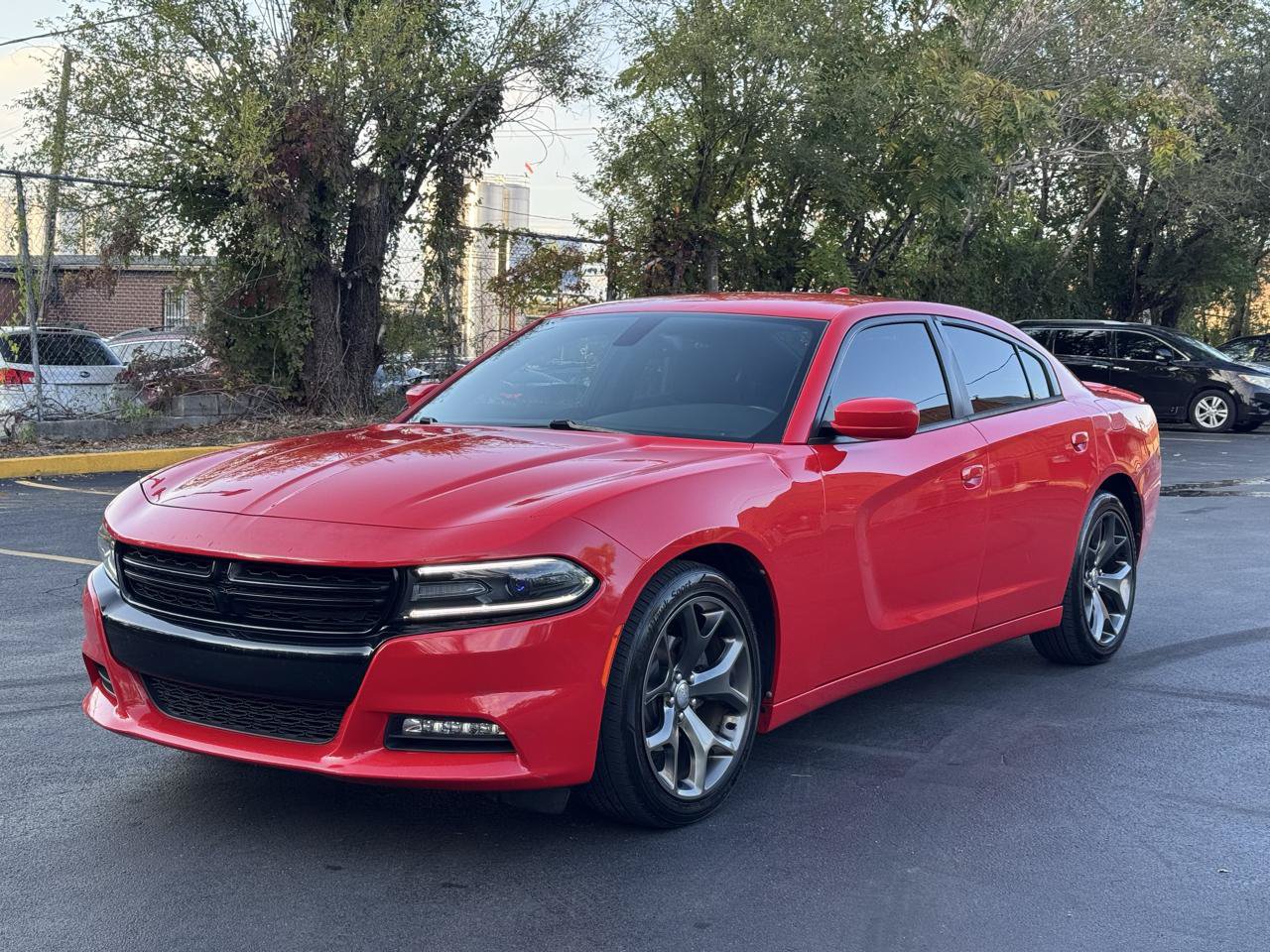 Used 2015 Dodge Charger SXT RWD image 4