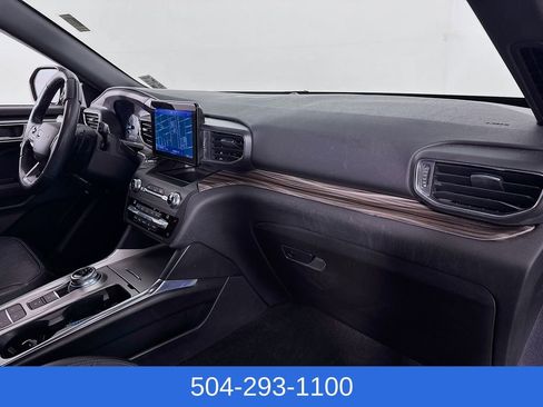 Used 2020 Ford Explorer Limited image 32