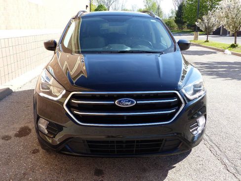 Used 2017 Ford Escape SE w/ Equipment Group 201A AWD/4WD image 5