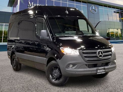 Used 2025 Mercedes-Benz Sprinter 2500 image 1