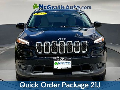 Used 2017 Jeep Cherokee Latitude w/ Safety/Convenience Group AWD/4WD image 2