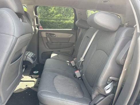 Used 2015 Chevrolet Traverse LS FWD image 13