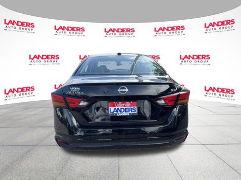 Used 2024 Nissan Altima 2.5 SV image 4