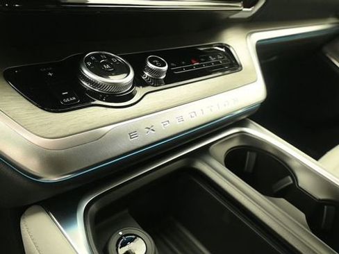 New 2026 Ford Expedition Max Platinum AWD/4WD image 18