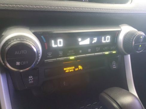 Used 2021 Toyota RAV4 XLE image 17