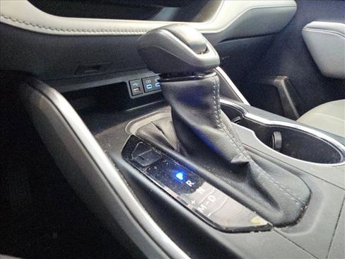 Used 2022 Toyota Highlander XLE image 10