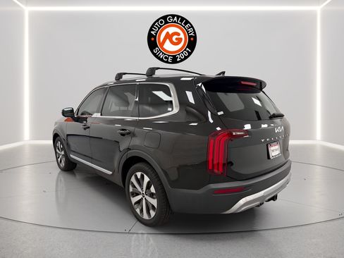 Used 2022 Kia Telluride EX w/ EX Premium Package FWD image 6