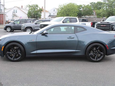 Used 2022 Chevrolet Camaro LT w/ Technology Package RWD image 4