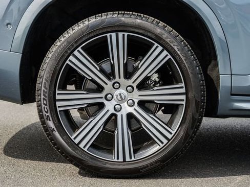 Used 2023 Volvo XC90 B6 Ultimate w/ Lounge Package image 19