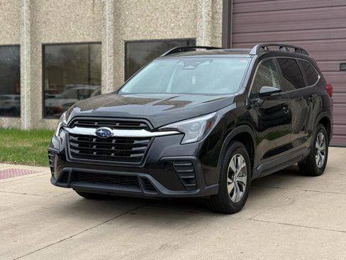 Used 2023 Subaru Ascent Premium w/ Convenience Package image 3
