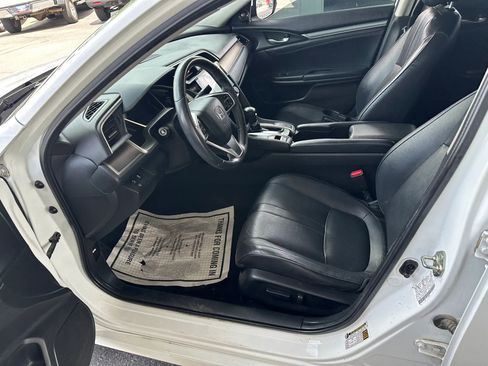 Used 2016 Honda Civic Touring image 11