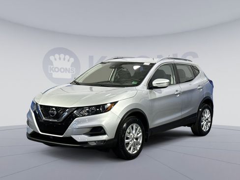 Used 2022 Nissan Rogue Sport SV image 1
