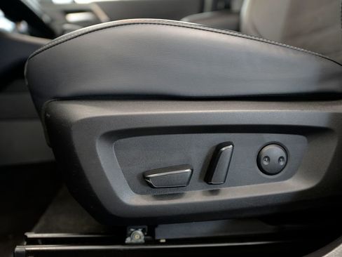 Used 2024 Mitsubishi Outlander SE image 16