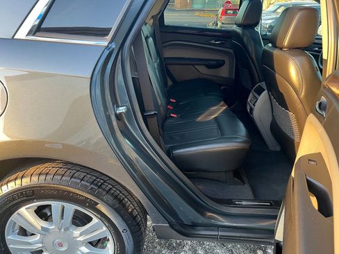 Used 2011 Cadillac SRX Luxury image 24
