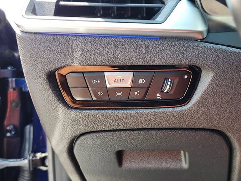 Used 2022 BMW M4 Coupe w/ M Carbon Exterior Package RWD image 19
