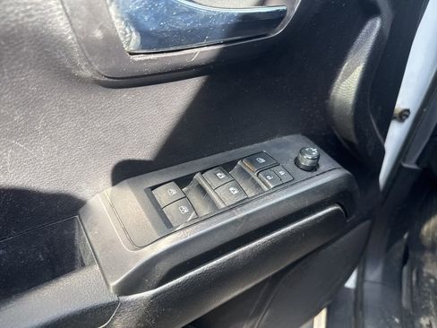 Used 2021 Toyota Tacoma TRD Sport w/ Technology Package image 8