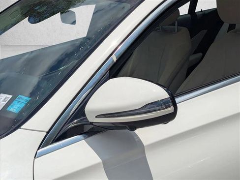 Used 2023 Mercedes-Benz E 350 4MATIC Sedan image 14