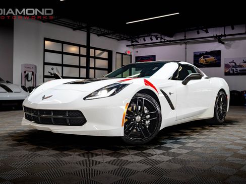 Used 2019 Chevrolet Corvette Stingray Coupe w/ 1LT RWD image 1