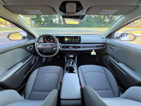 Used 2025 Kia K4 FWD image 26
