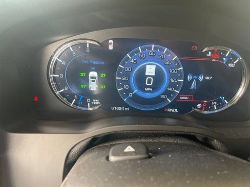 Used 2017 Cadillac Escalade Premium Luxury AWD/4WD image 17