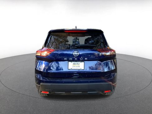 Used 2025 Nissan Rogue SV image 6