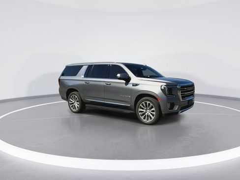 Used 2021 GMC Yukon XL SLT w/ Rear Media and Nav Package AWD/4WD image 2