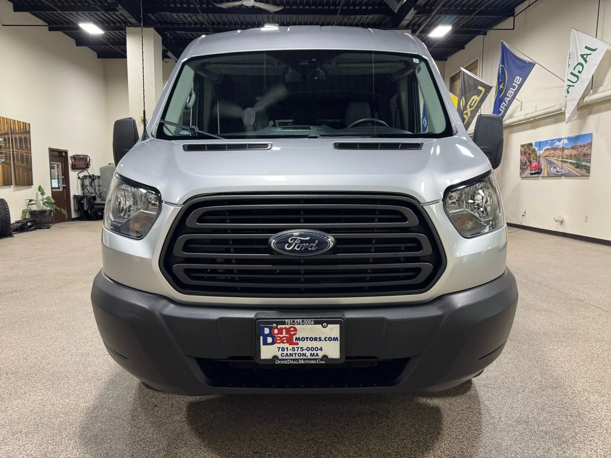 Used 2019 Ford Transit 250 148 Medium Roof RWD image 3