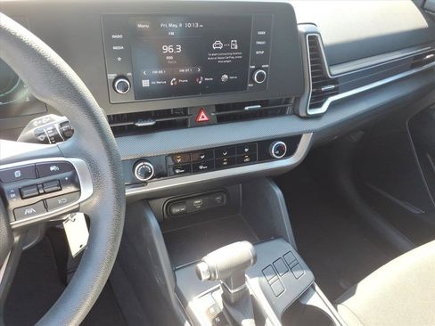 Used 2025 Kia Sportage LX FWD image 25
