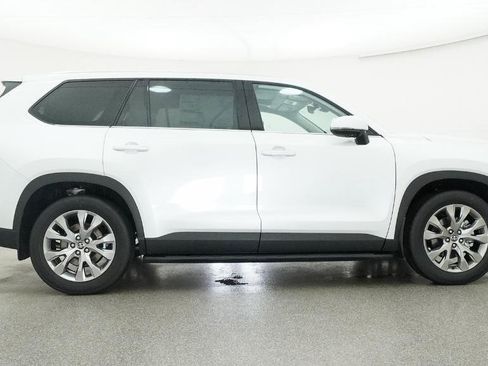 New 2026 Toyota Grand Highlander Limited image 32