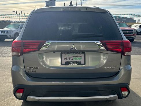 Used 2018 Mitsubishi Outlander ES image 6