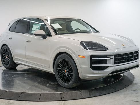 New 2026 Porsche Cayenne AWD/4WD image 7