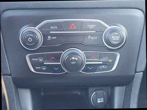 Used 2023 Dodge Charger SXT RWD image 27