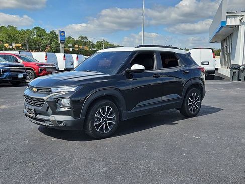 Used 2021 Chevrolet TrailBlazer ACTIV w/ Technology Package FWD image 12