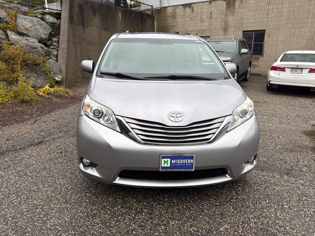 Used 2017 Toyota Sienna AWD image 10