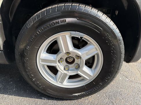 Used 2004 Ford Escape XLS FWD image 43