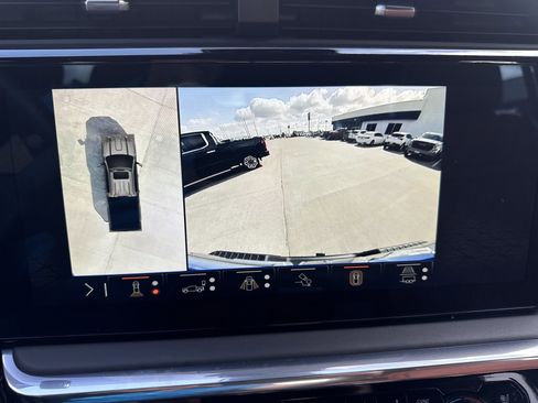 Used 2024 GMC Sierra 2500 Denali Ultimate image 18