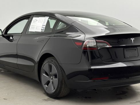 Used 2023 Tesla Model 3 Standard Range image 5