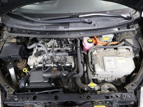 Used 2014 Toyota Prius C One image 39