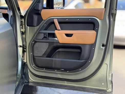 Used 2020 Land Rover Defender 110 X image 36