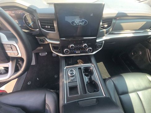 Used 2023 Ford Expedition XLT RWD image 6