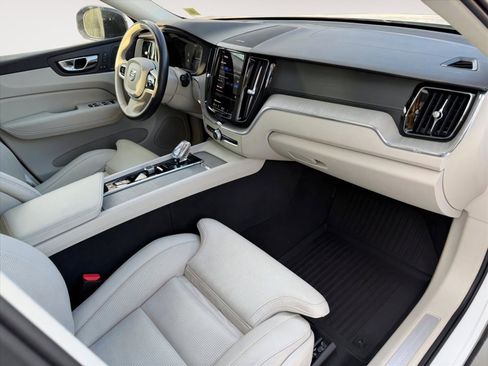 Used 2023 Volvo XC60 T8 Ultimate w/ Climate Package image 18