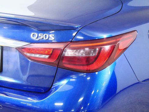 Used 2018 INFINITI Q50 Sport w/ Sensory Package (Sport) AWD/4WD image 17