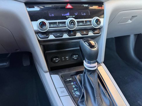 Used 2020 Hyundai Elantra SEL FWD image 17
