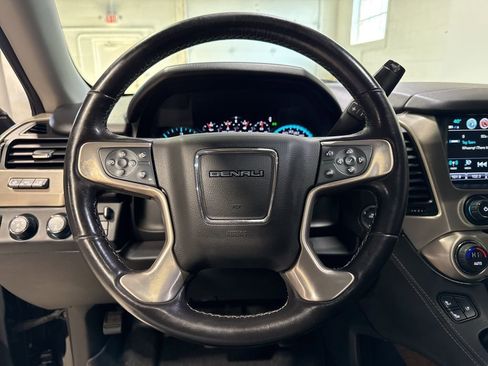 Used 2020 GMC Yukon Denali w/ Denali Ultimate Package AWD/4WD image 13