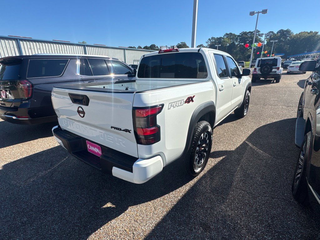 Used 2024 Nissan Frontier PRO-4X AWD/4WD image 3